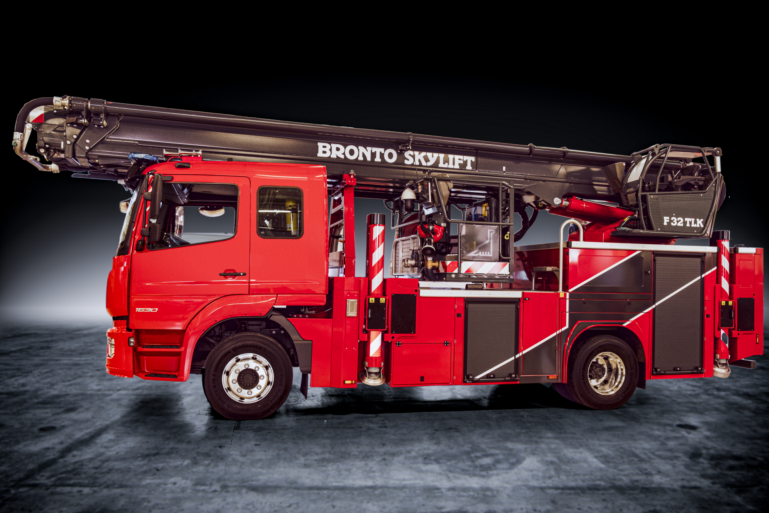 Bronto Skylift F32TLK kurtarma platformu