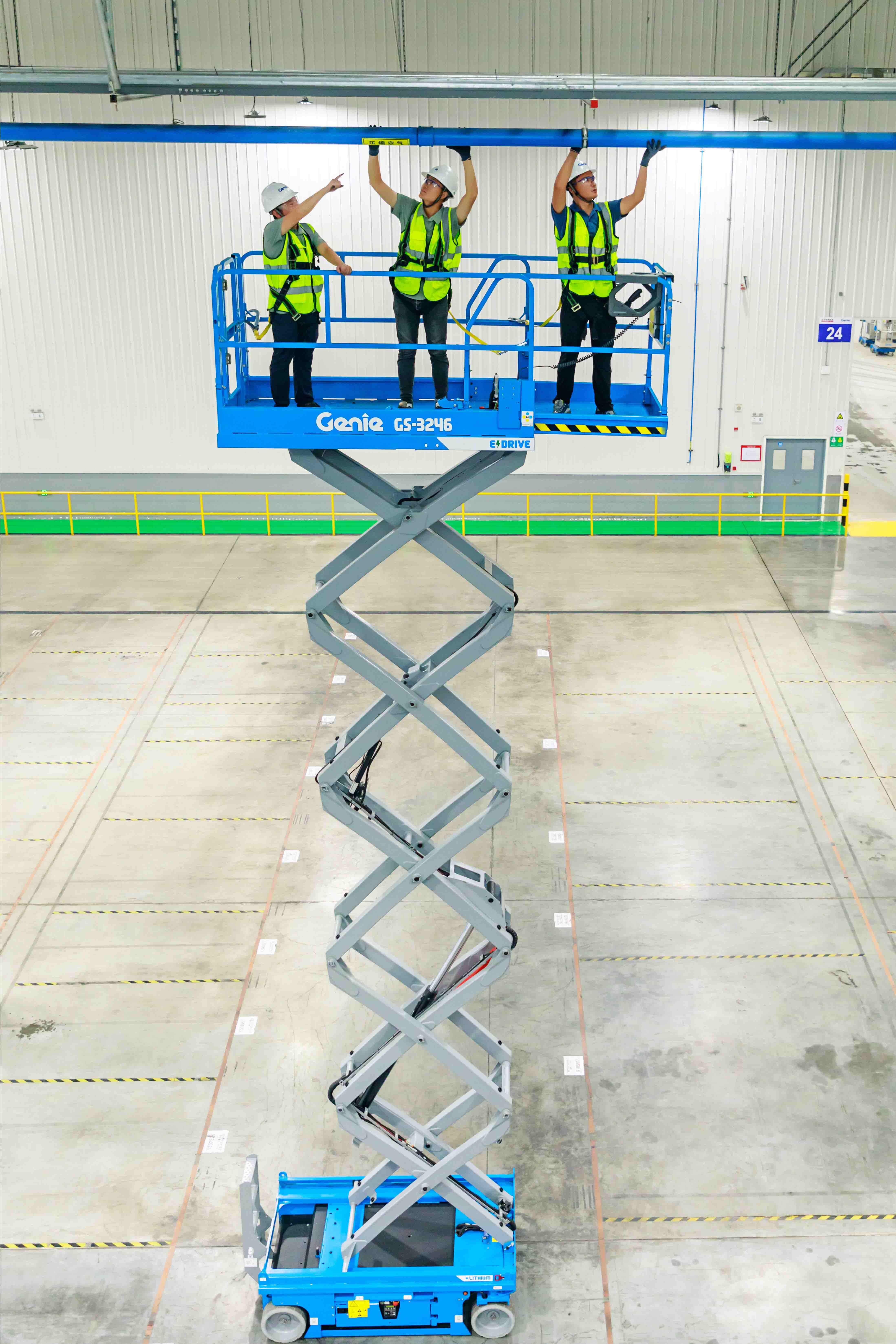 Genie GS-3246 elektrikli makaslı platform